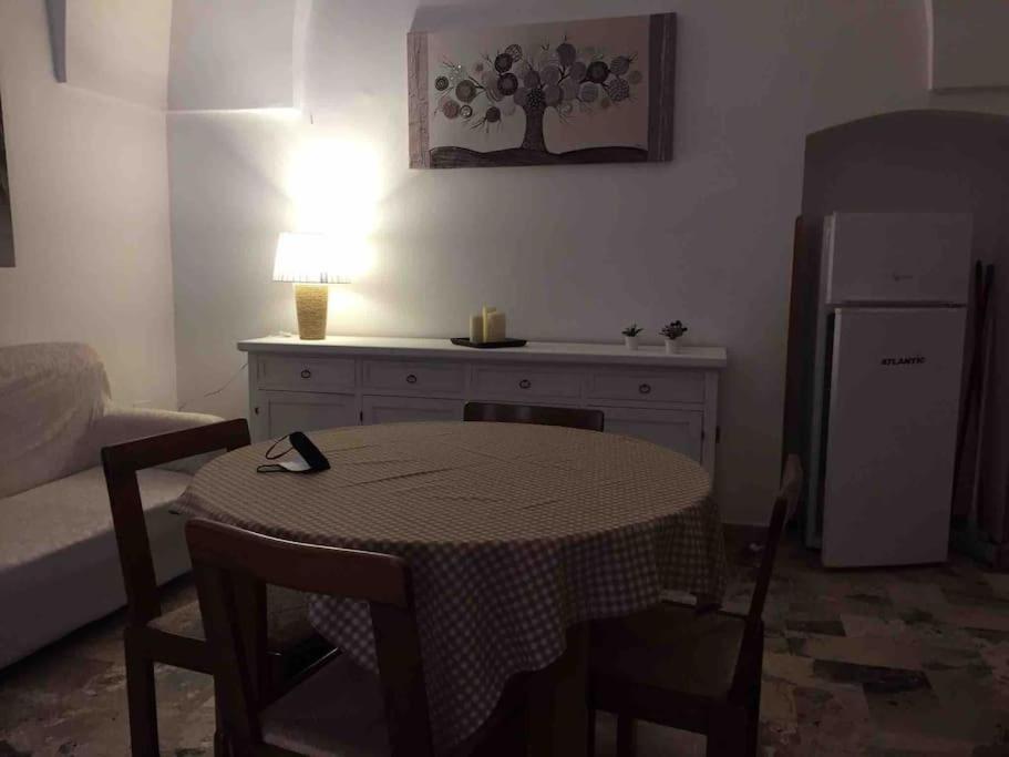 Alloggio Incantevole Storico Apartment Carovigno Bagian luar foto