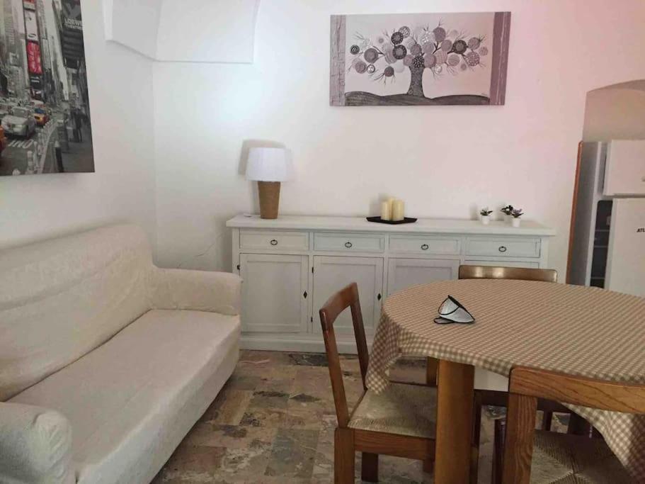 Alloggio Incantevole Storico Apartment Carovigno Bagian luar foto