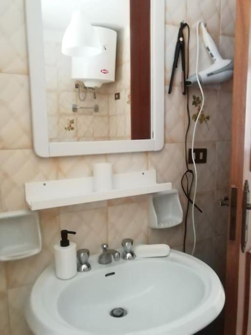 Alloggio Incantevole Storico Apartment Carovigno Bagian luar foto